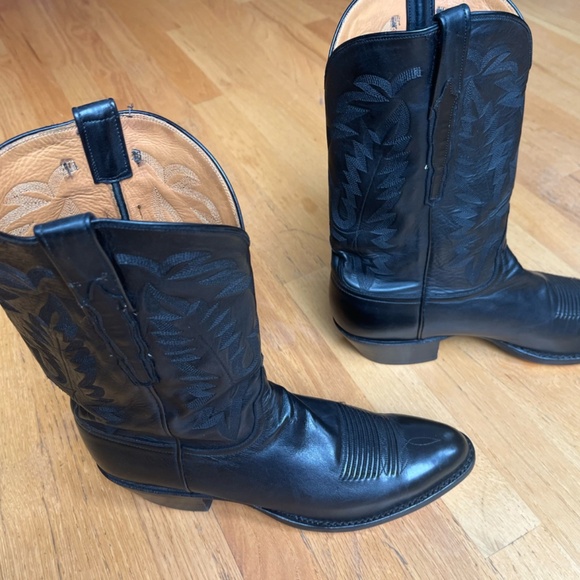 Lucchese Handmade Classics black (goat or calfskin glove) cowboy boots - Picture 2 of 9